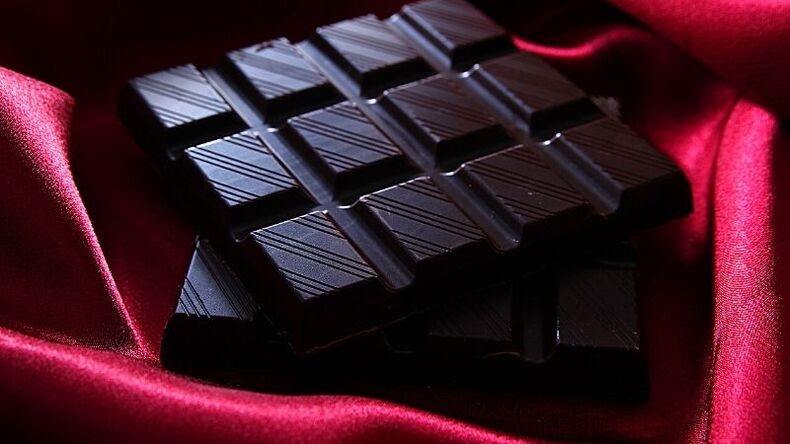 черен шоколад на кефирна диета
