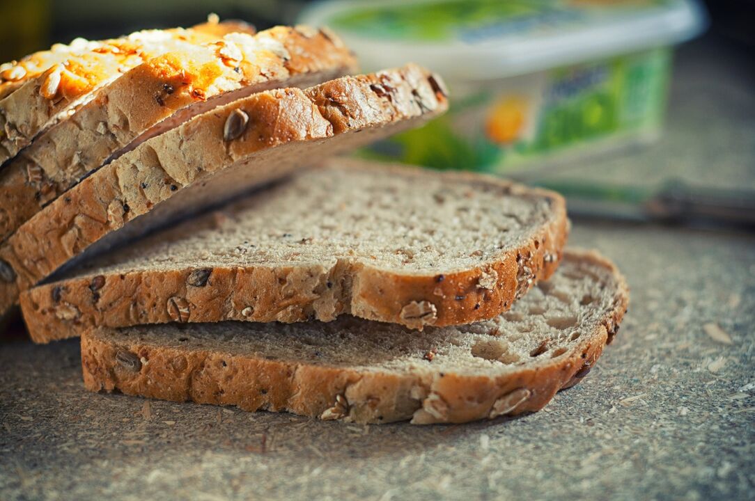 Диетата за кръвна група 4 ви позволява да включите пълнозърнест хляб в диетата си. 