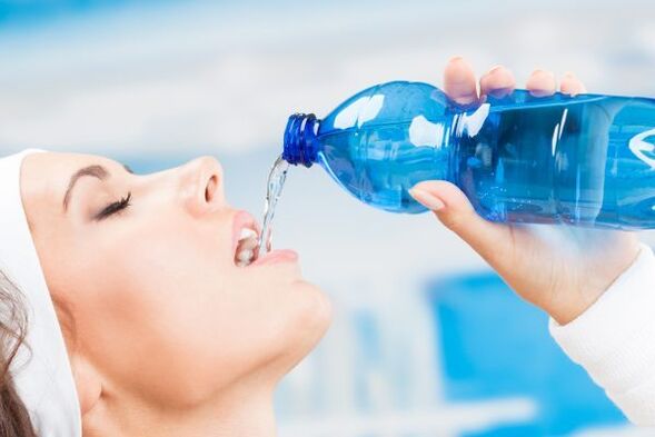 Можете да се отървете от 5 кг наднормено тегло за една седмица, като пиете много вода